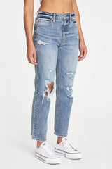 Real eyes, realize, real lies. Better be straight. The Straight Up is a high rise kick flare jean made using Daze's 11.25oz ToughLove denim. It makes every pair look like an authentic vintage score -- it's mostly rigid but yields to your body in all the right ways where you need it to. Made primarily of organic and recycled cotton, leaving you and the earth feeling brand new.