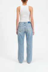 1999 90's Fit Slouch Jeans ~ First Place Vintage