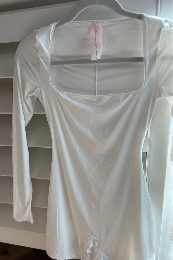 Butter Me Up Picot Onesie ~ Rosette