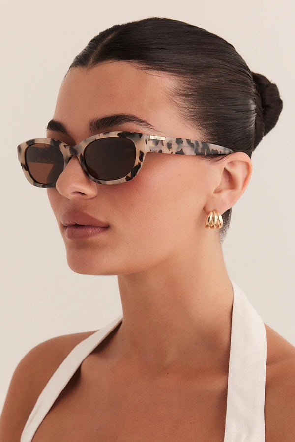 The Paige ~ Blonde Tort/Chocolate