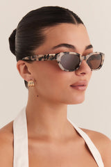 The Paige ~ Blonde Tort/Chocolate
