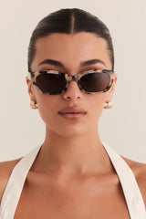 The Paige ~ Blonde Tort/Chocolate