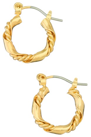 Elegant and classic... but with a twist! A mini twist to be exact, these pincatch gold hoops are the perfect way to edge up and class up any look, yet totally versatile for everyday wear.  Measure ~.5" long Classic hoop Pincatch twist details