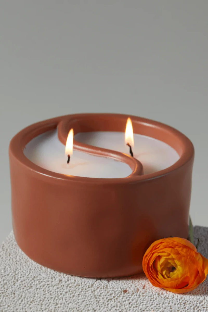 These unique ceramic candles have two separate fragrances that can stand alone or create a new delightful aroma when burned together. Yin & Yang encourages slowing down and finding inner peace. 