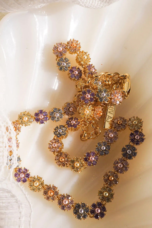 Daisy Studs Necklace ~ Gold